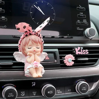 Сладък карикатура творчески кукла автомобил парфюми украса на интериора на автомобила освежители за въздух, доставка на аксесоари за автомобили момичета подаръци за рожден ден